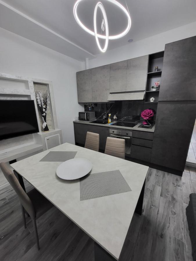 Residenza Giulia Apartment Brescia Exterior foto